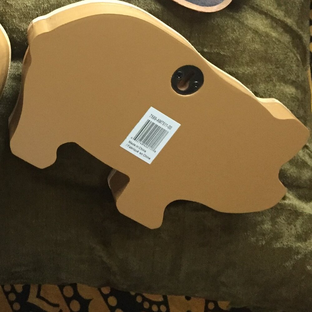 Farmhouse Pig & Chicken Wooden Wall Hanging Hooks Decor - Picture 4 of 5